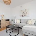 Bright Młynarska Perfect For Remote Work By Renters Warszawa