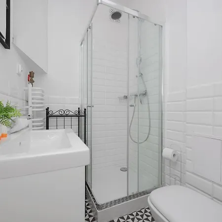 Apartment Bright Mlynarska Perfect For Remote Work By Renters Warsaw